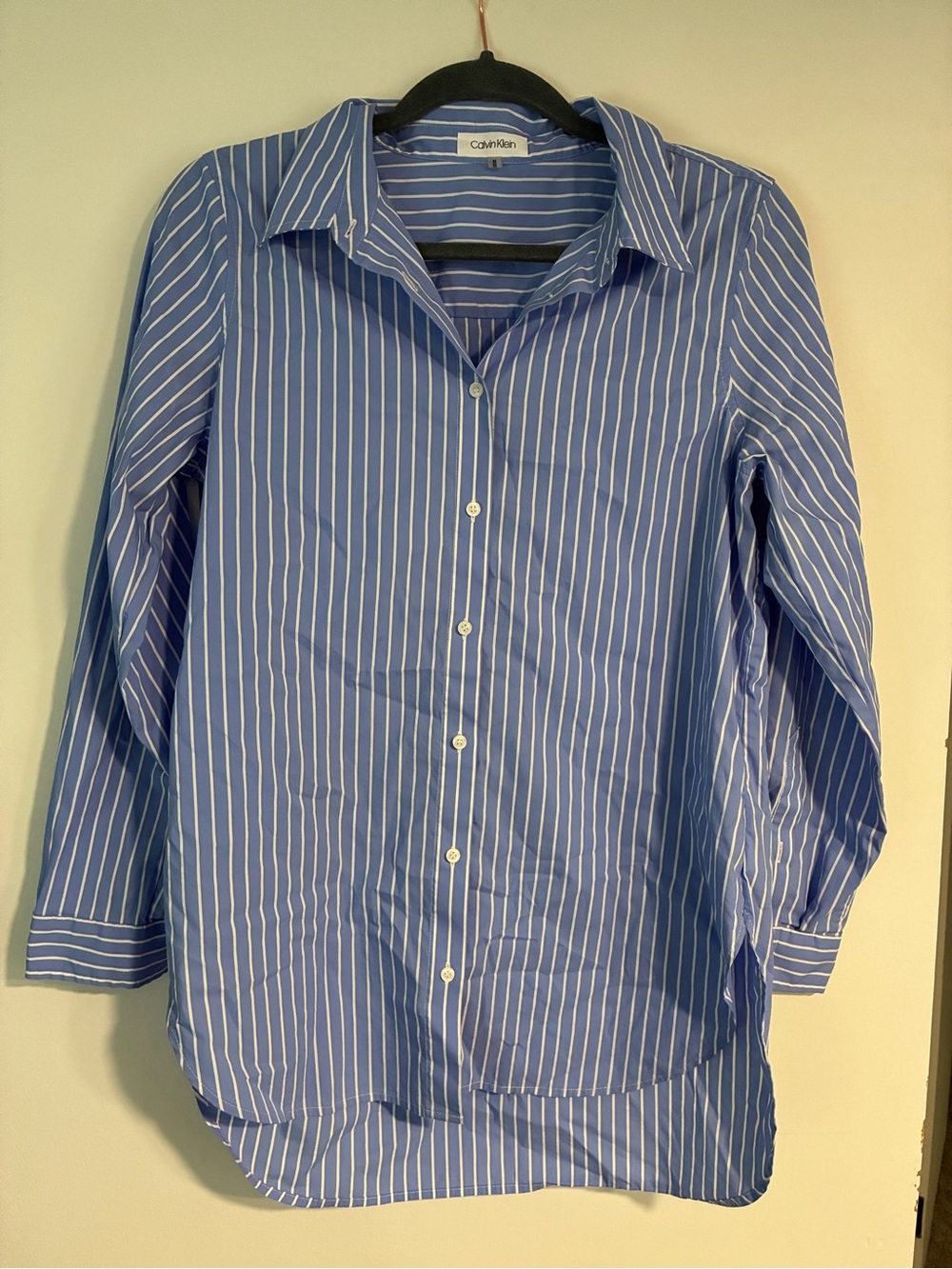 Calvin Klein Men’s Blue Stripe Button-Down Shirt medium